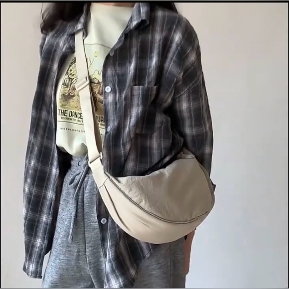 Chest Bag Nylon Casual Crossbody Bag for Women and Men Travel Shopping Bag - Picture 5 of 10